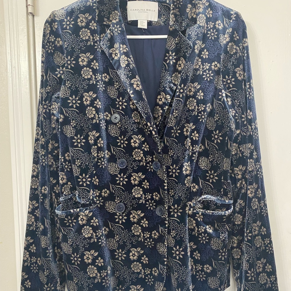 Carolina Belle Blue Floral Velvet Blazer